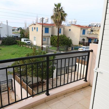 The Paradise Townhouses By Taimoura Paphos Exterior photo