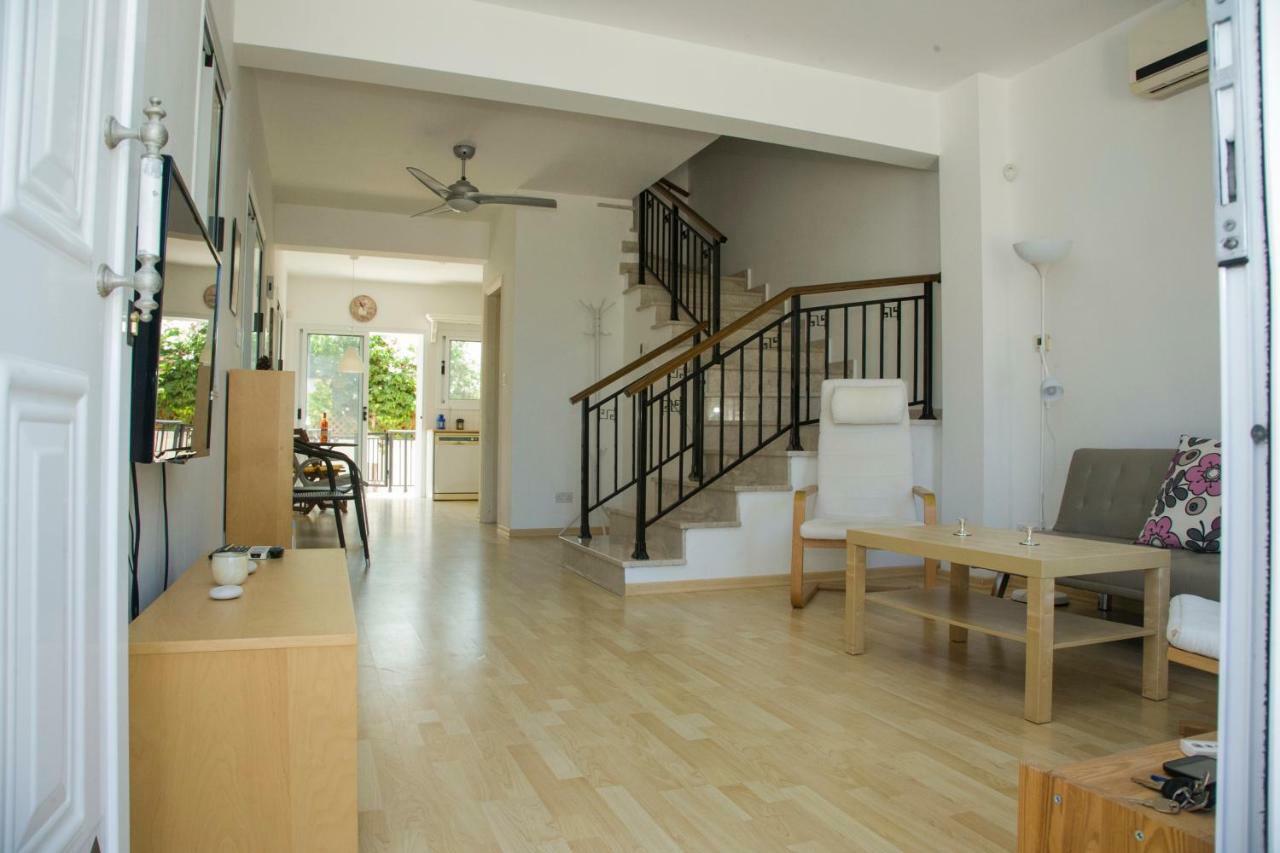 The Paradise Townhouses By Taimoura Paphos Exterior photo