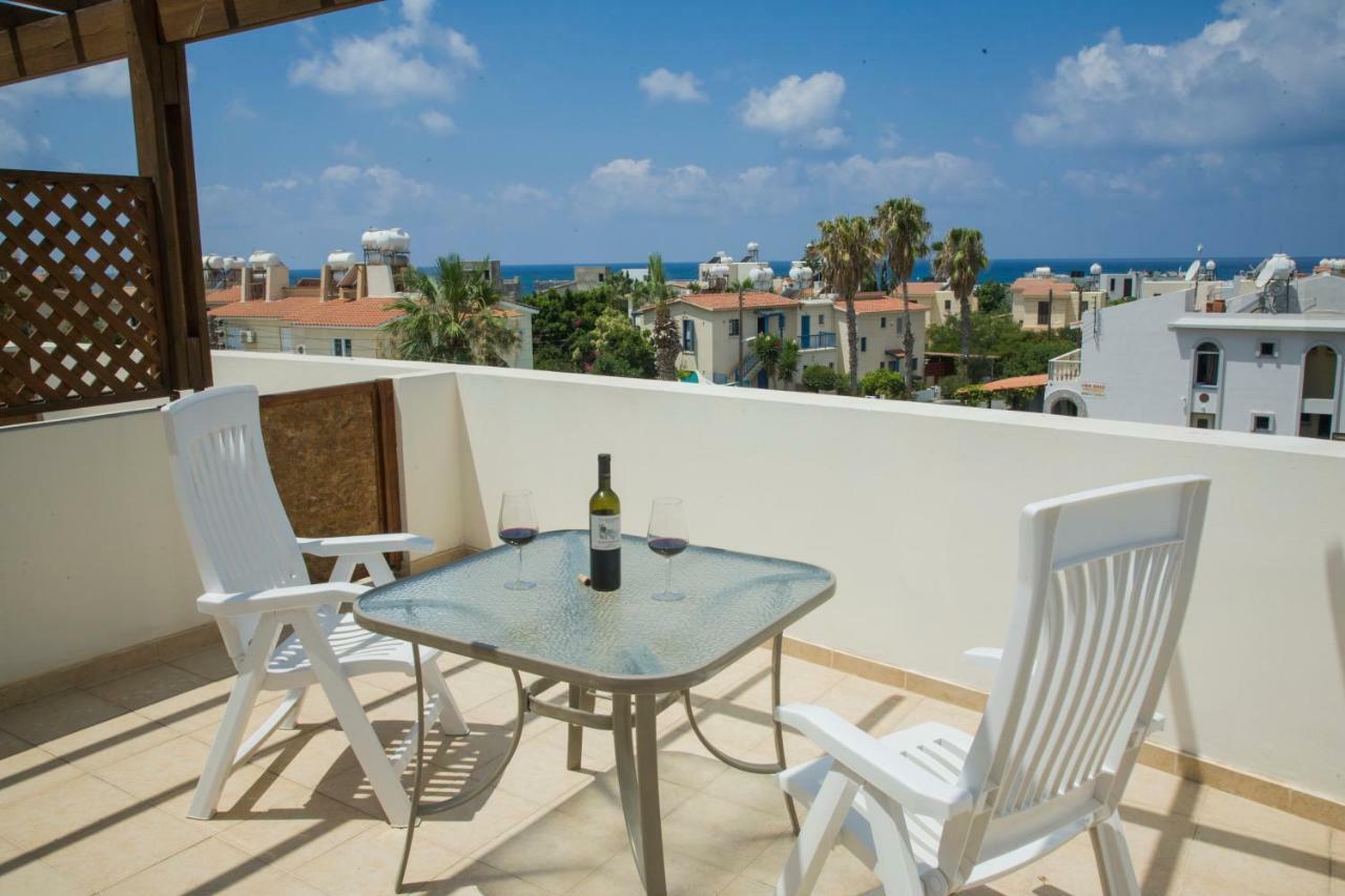 The Paradise Townhouses By Taimoura Paphos Exterior photo