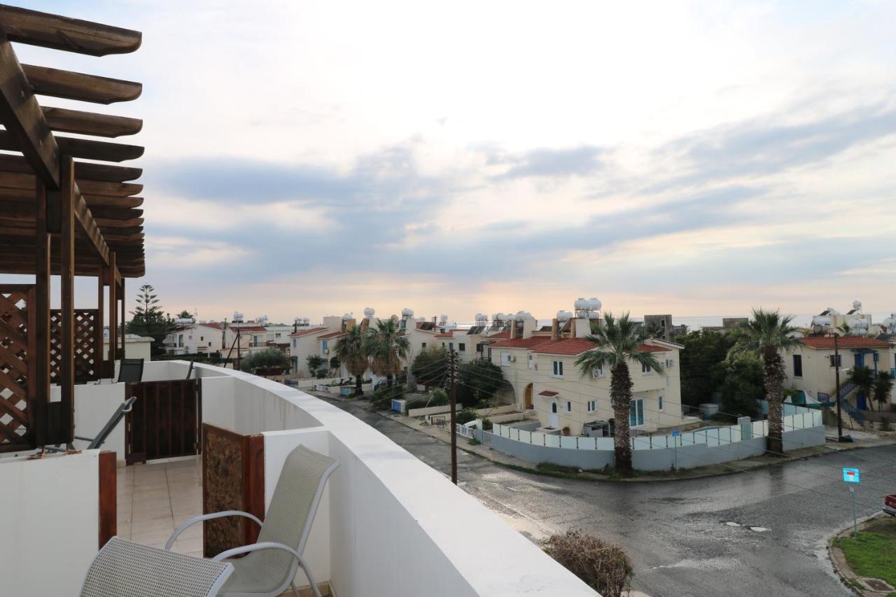 The Paradise Townhouses By Taimoura Paphos Exterior photo