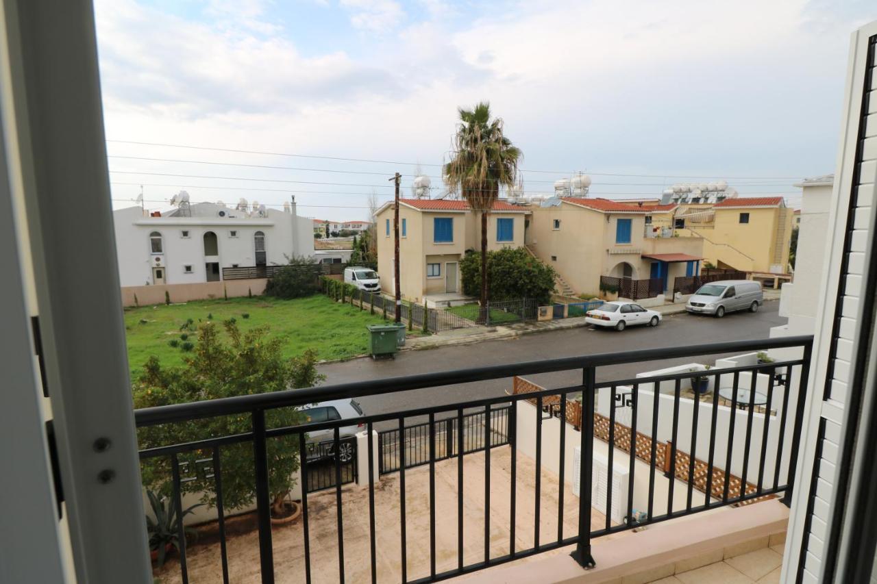 The Paradise Townhouses By Taimoura Paphos Exterior photo