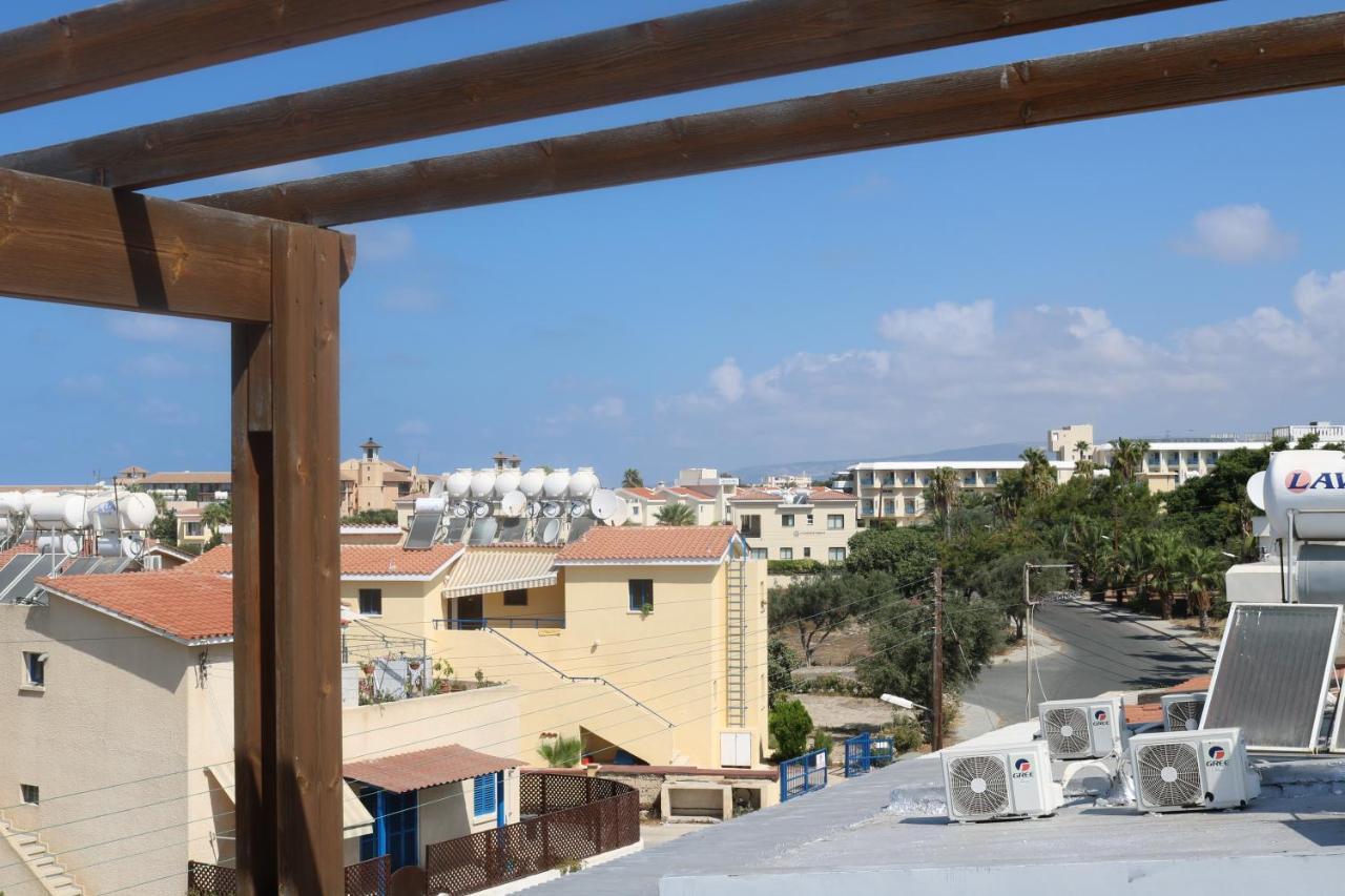 The Paradise Townhouses By Taimoura Paphos Exterior photo