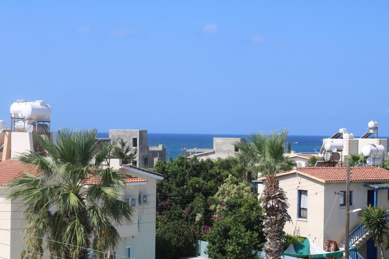 The Paradise Townhouses By Taimoura Paphos Exterior photo