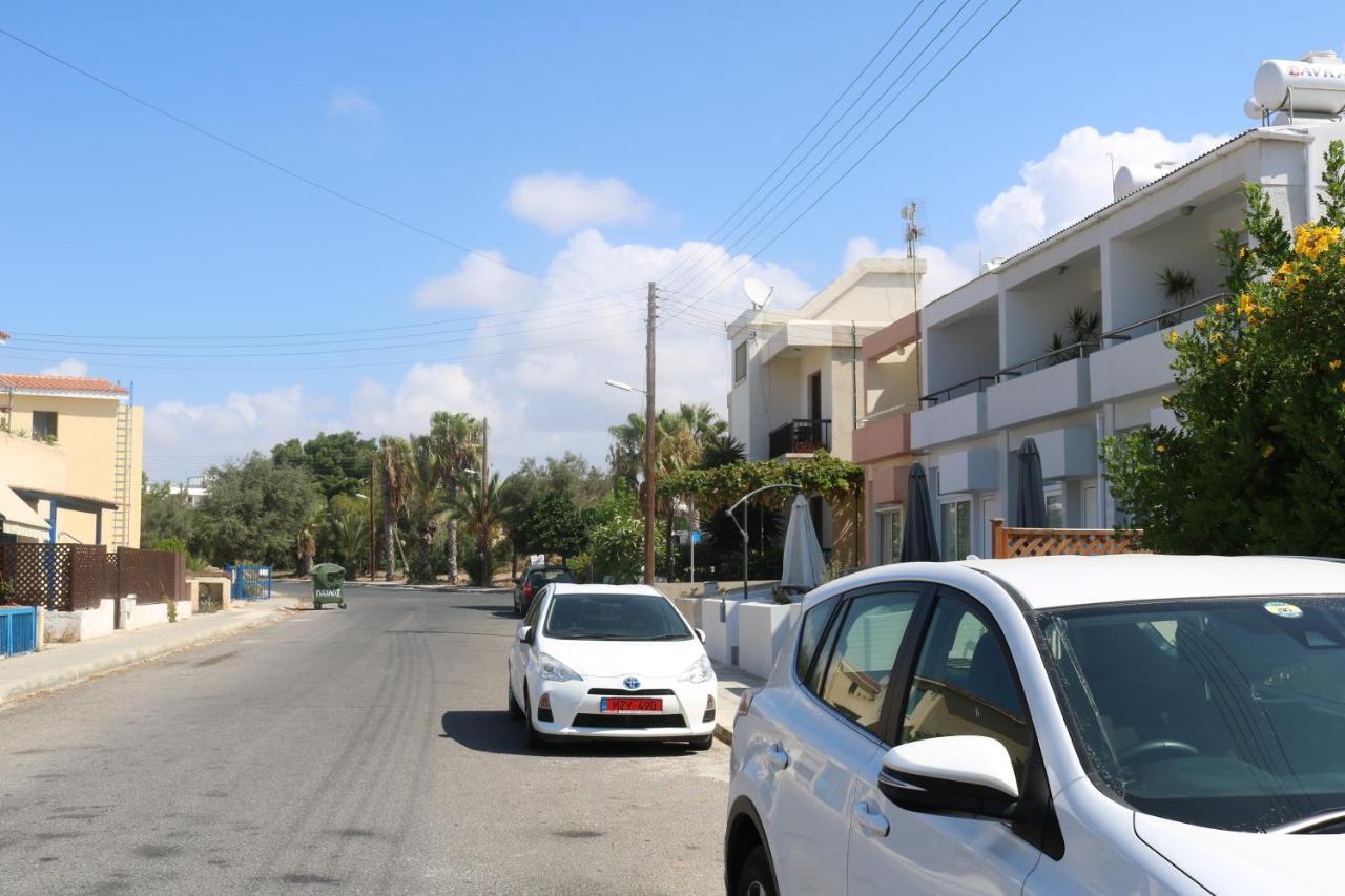 The Paradise Townhouses By Taimoura Paphos Exterior photo