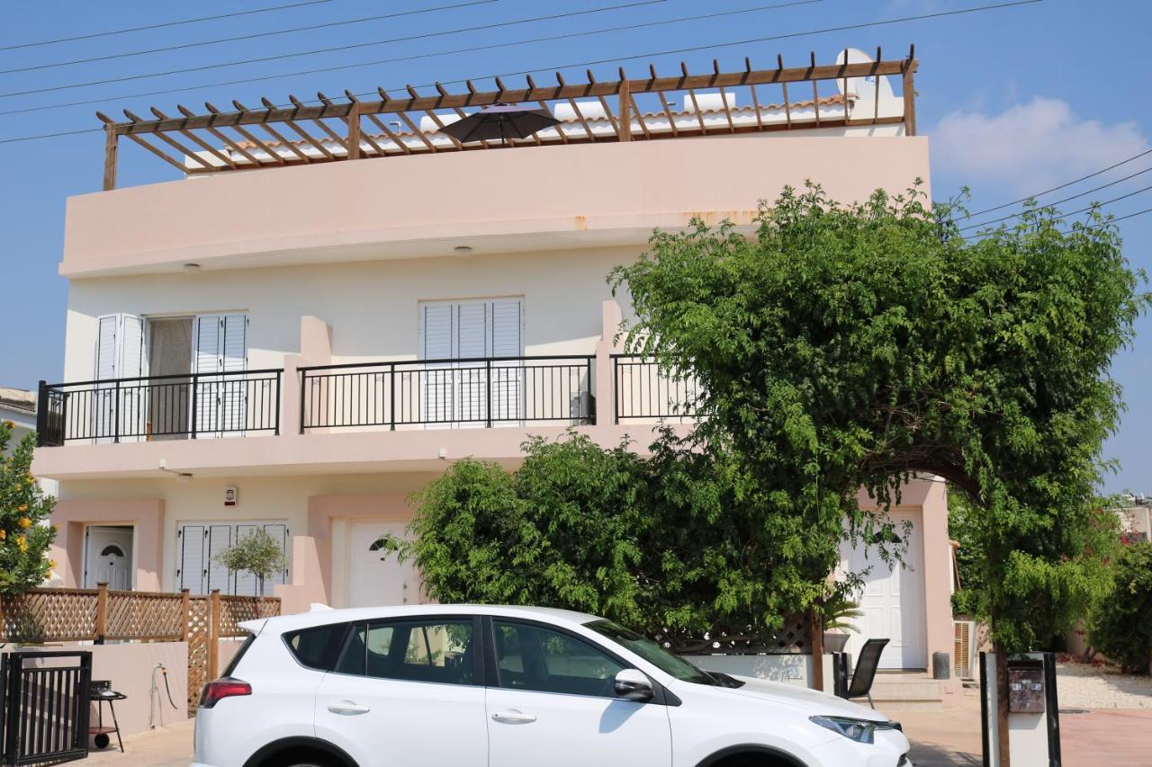 The Paradise Townhouses By Taimoura Paphos Exterior photo