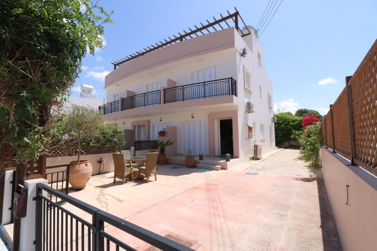 The Paradise Townhouses By Taimoura Paphos Exterior photo